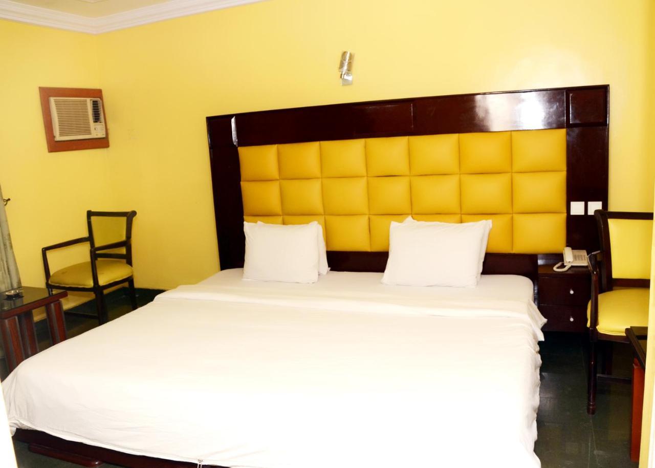 Terrace Green Hotels & Suite Lagos Esterno foto