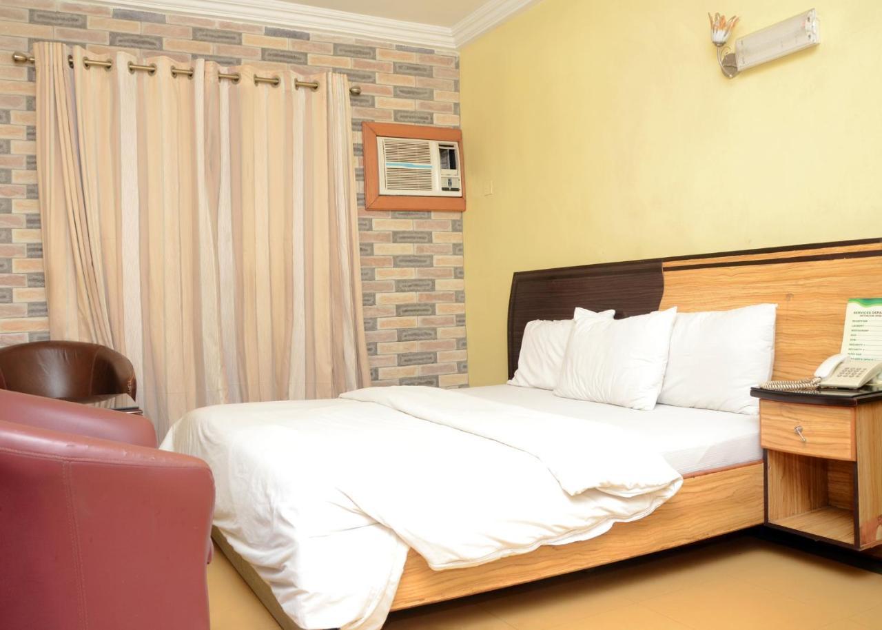 Terrace Green Hotels & Suite Lagos Esterno foto