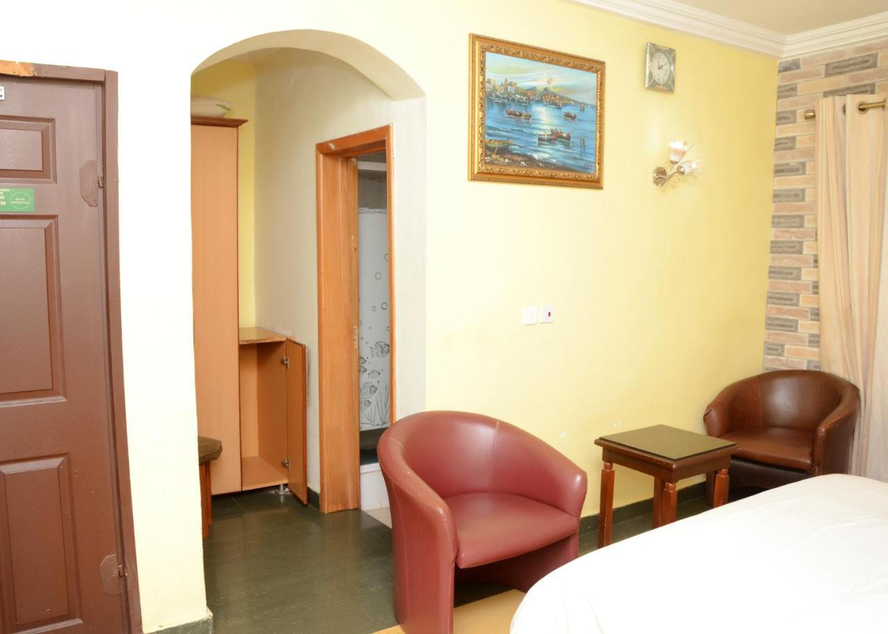 Terrace Green Hotels & Suite Lagos Esterno foto