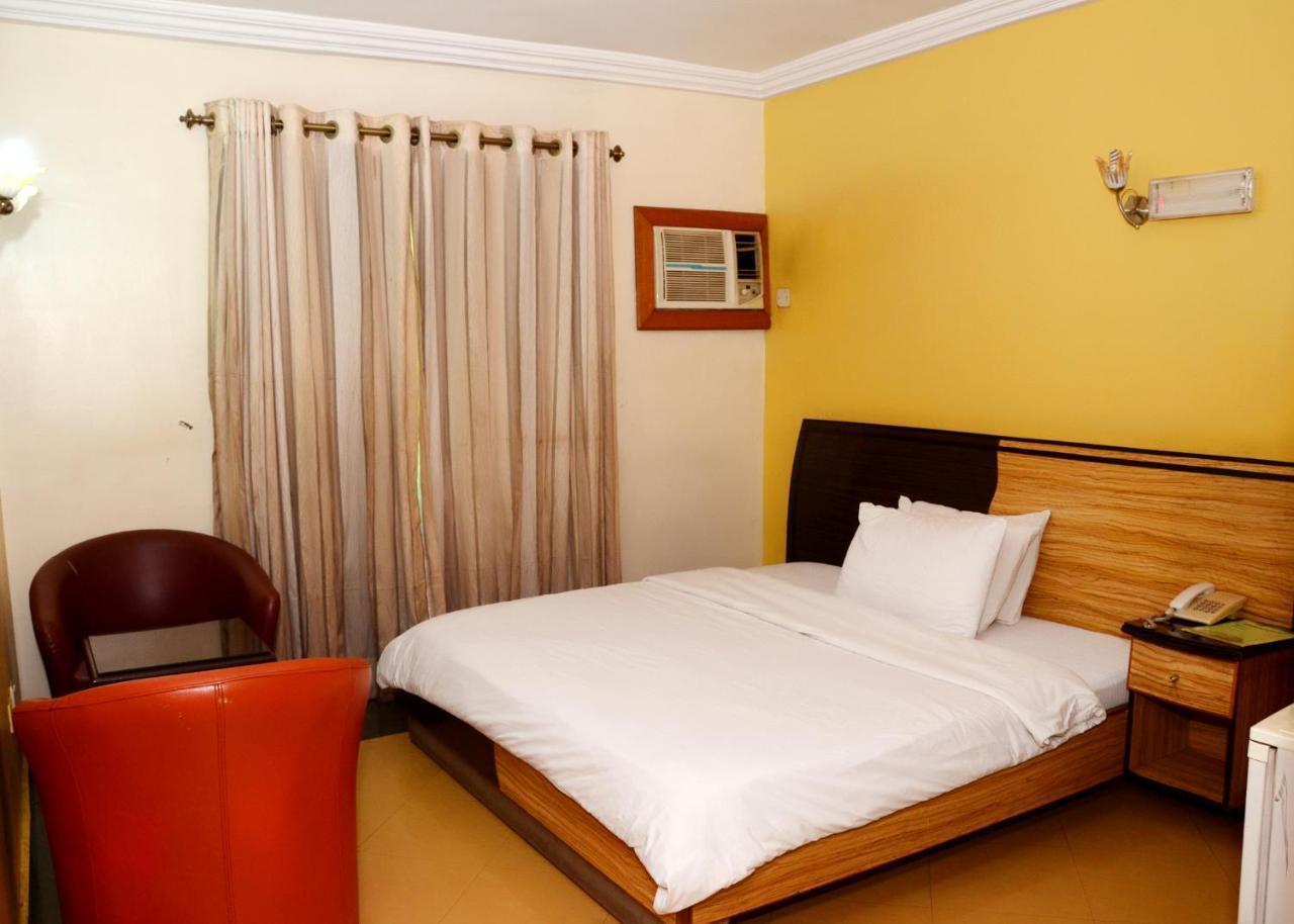 Terrace Green Hotels & Suite Lagos Esterno foto