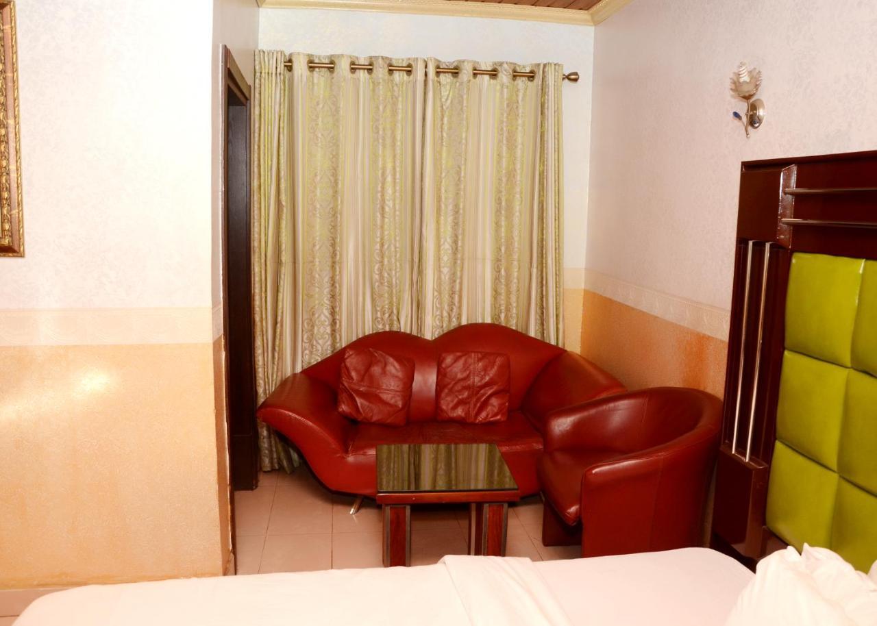 Terrace Green Hotels & Suite Lagos Esterno foto