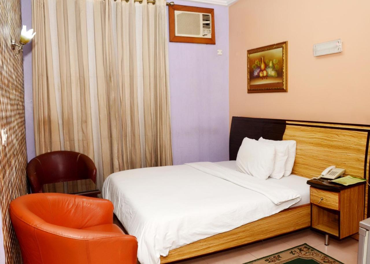 Terrace Green Hotels & Suite Lagos Esterno foto