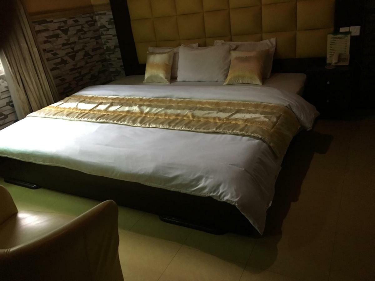 Terrace Green Hotels & Suite Lagos Esterno foto