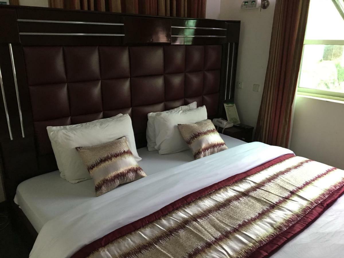 Terrace Green Hotels & Suite Lagos Esterno foto